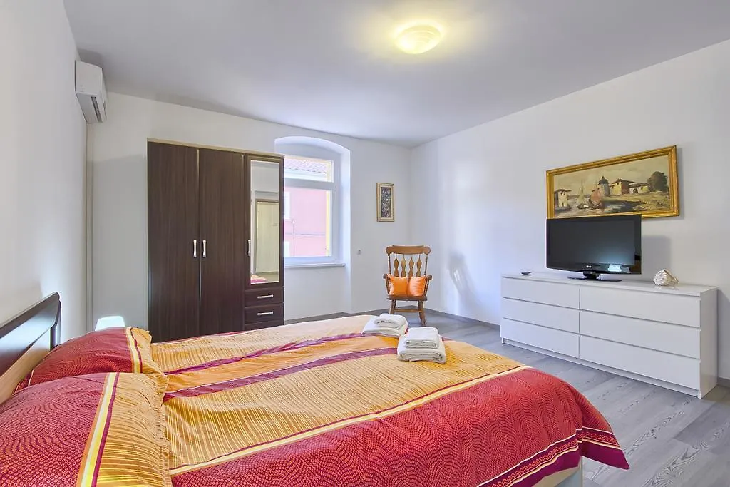 Apartment Spagnolo City Pula 0*,  Croatia