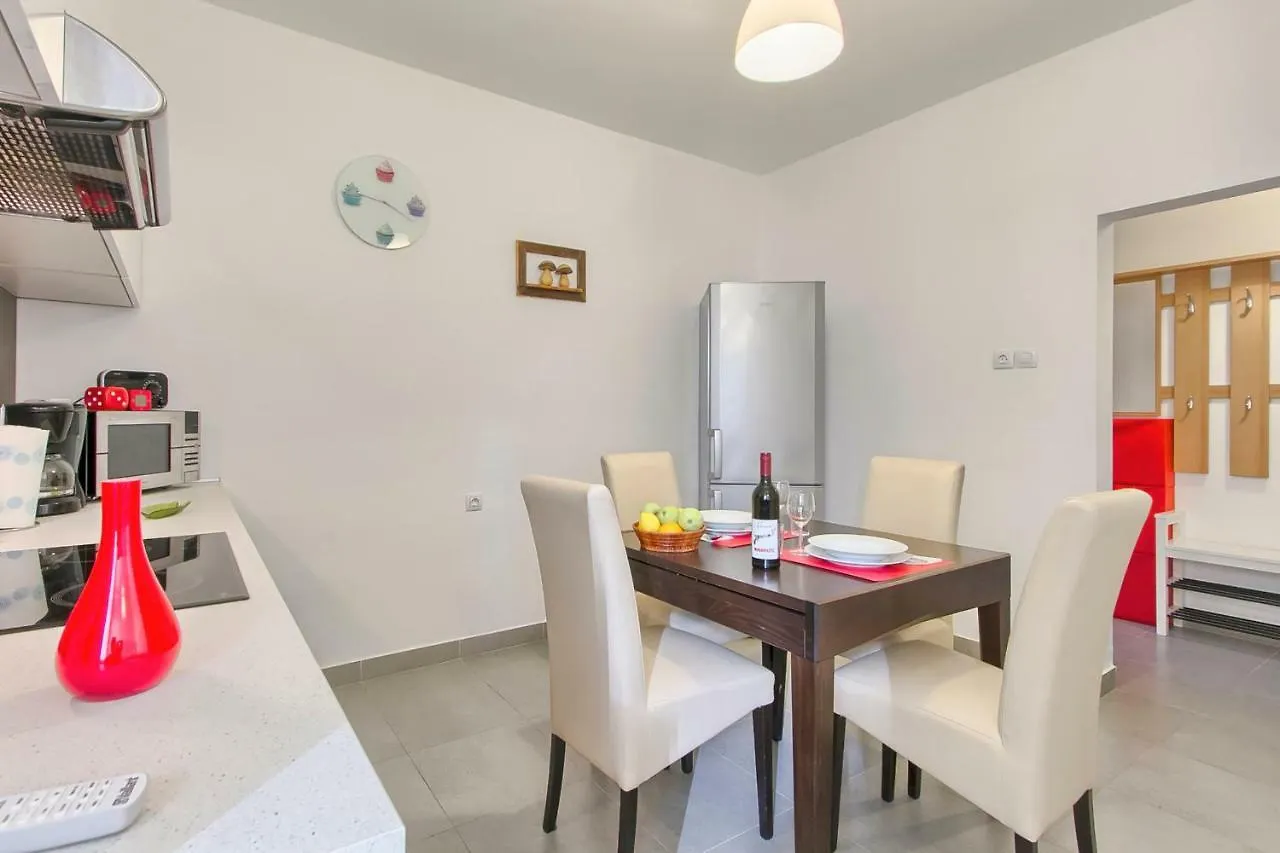 Apartment Spagnolo City Pula 0*,